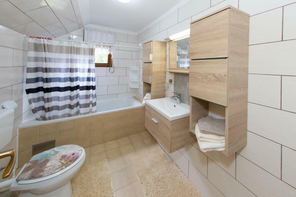 Kuca Za Odmor Marija Villa Vrhovine Kültér fotó